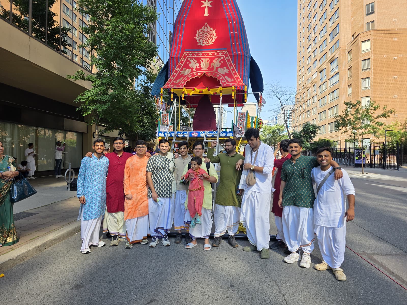 Devotees gathered together on the festival route at the Toronto Rathayātrā